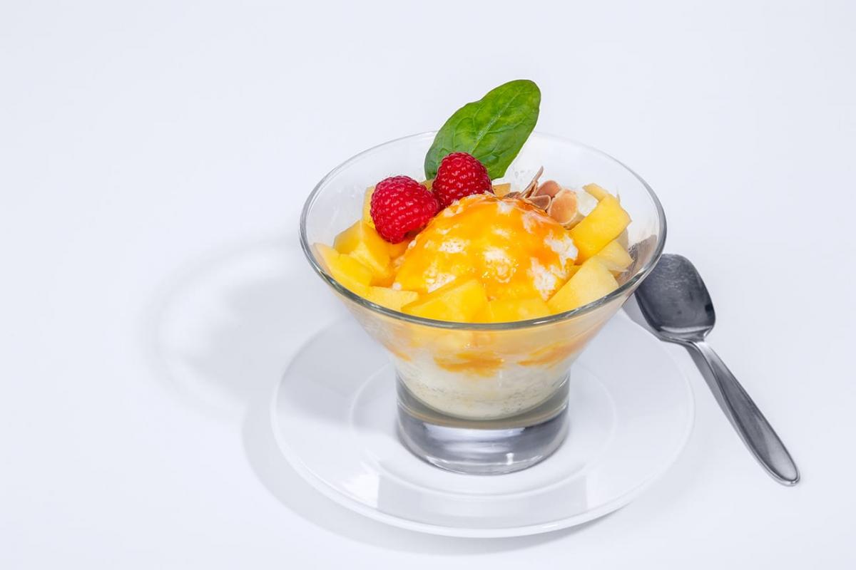 Geschabtes Eis mit Mangogeschmack